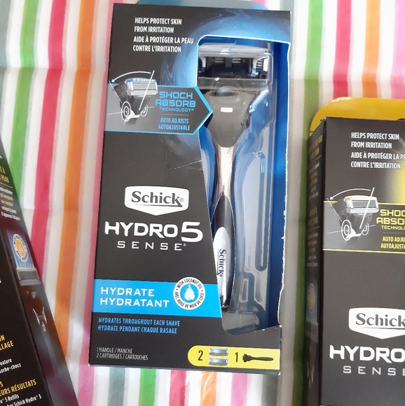 Schick Hydro 5 Sense Razor Bundle - Picture 5 of 11